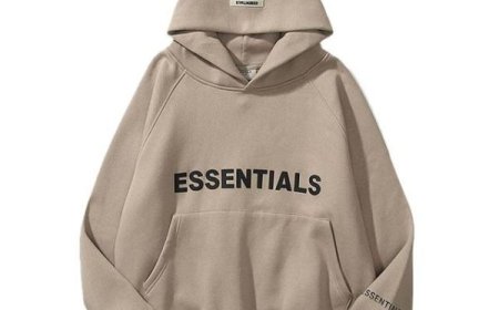 Essential Hoodie: Built for Comfort, Styled for Life